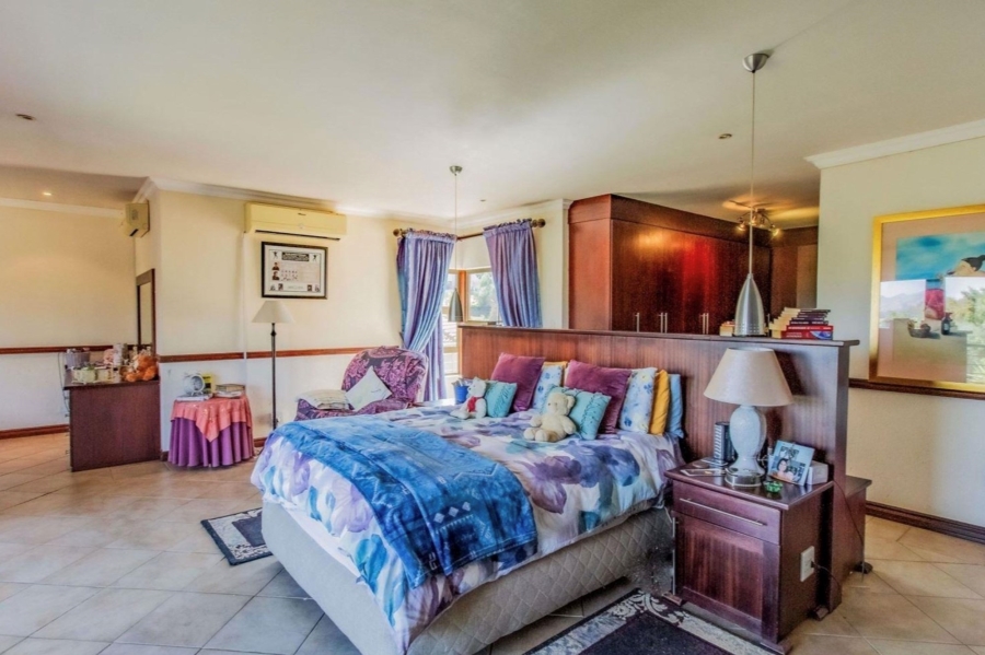 5 Bedroom Property for Sale in Birdwood Estate North West